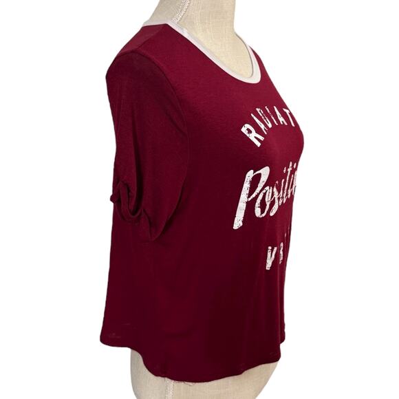 RUE21 JR's Med CROPPED T-SHIRT (Maroon/White Radiate Positive Vibes) - Picture 2 of 3